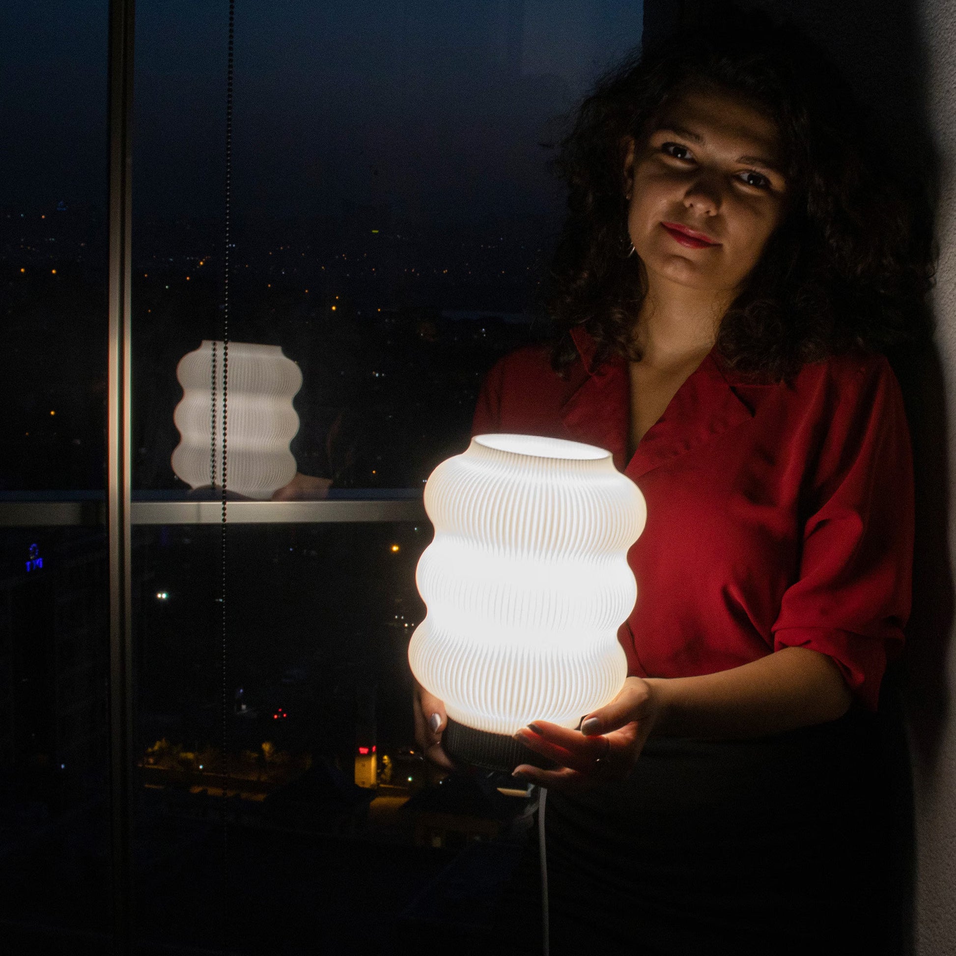 Luce Élégante – Veilleuse de Chevet Parisienne
